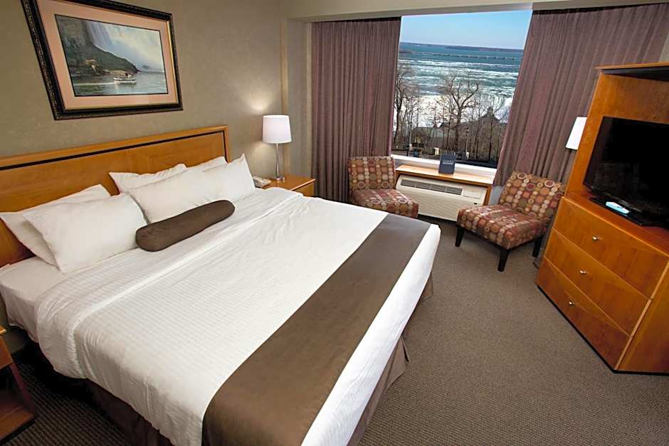 Oakes Hotel Overlooking The Falls