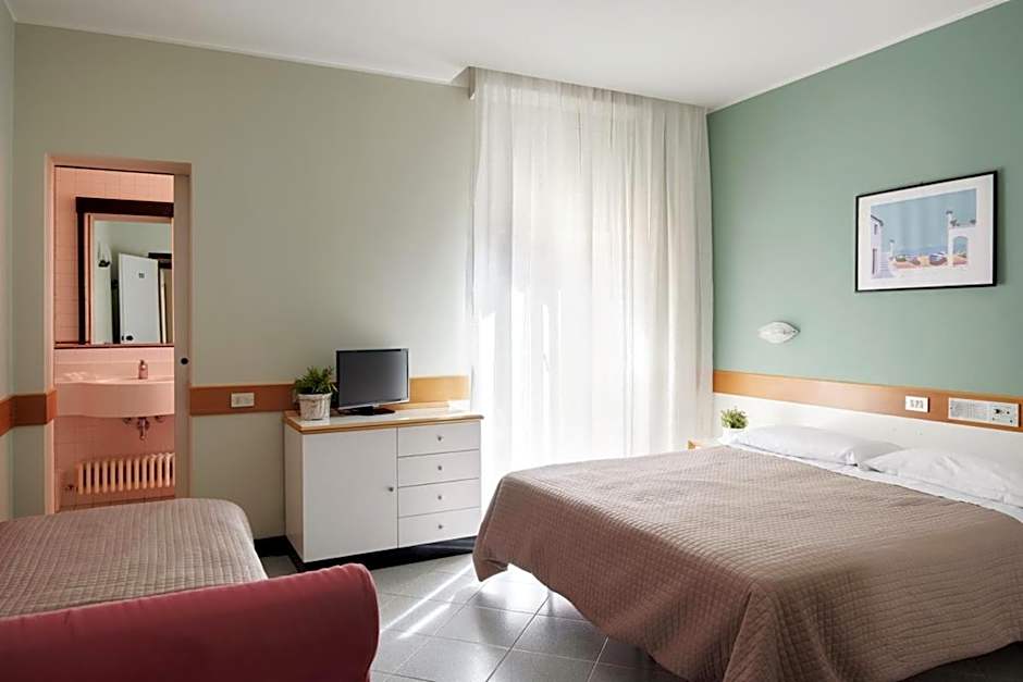 Hotel Junior by OasiGroup Hotels