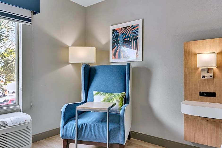 Holiday Inn Express & Suites Destin - Miramar Beach By IHG