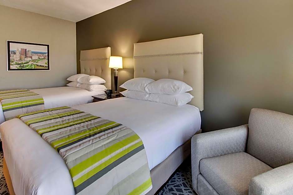 Drury Inn & Suites Cleveland Beachwood