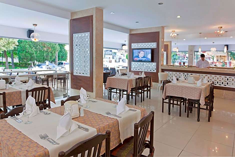 Kandelor Hotel