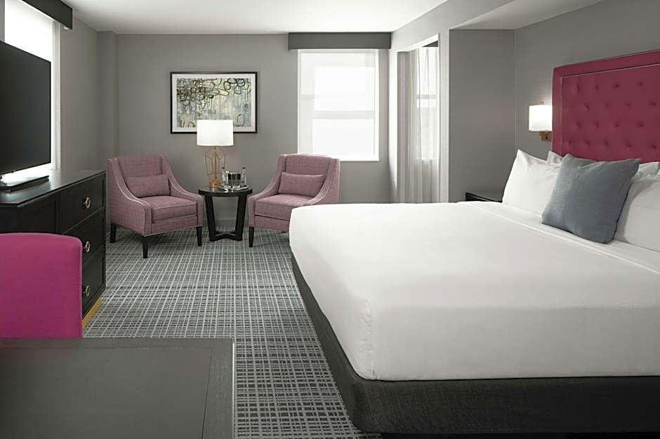 The Axis Moline Hotel, Tapestry Collection by Hilton