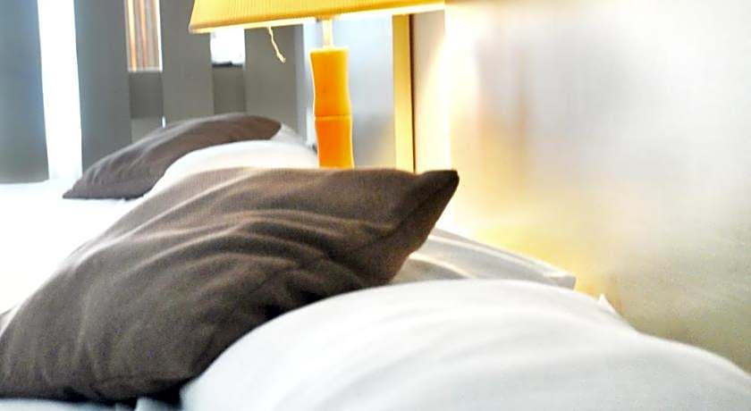 Promenade Service Apartment