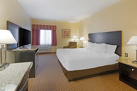 1 King Bed, Nonsmoking