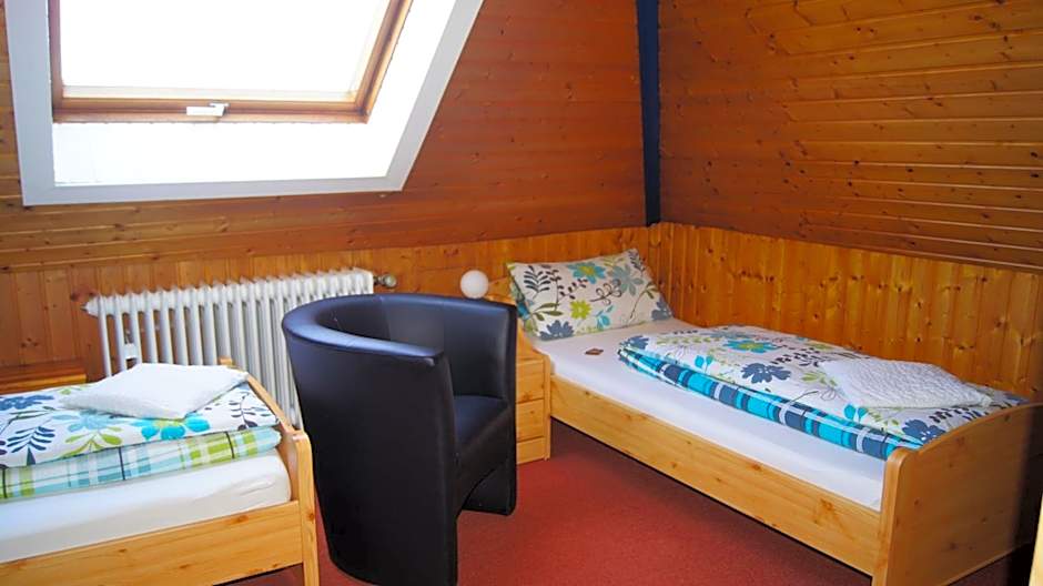 Villa Bruderfels, Garni