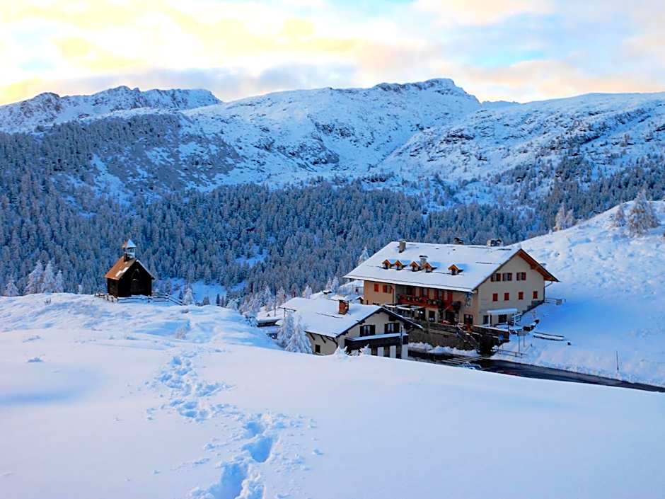 Rifugio Capanna Passo Valles