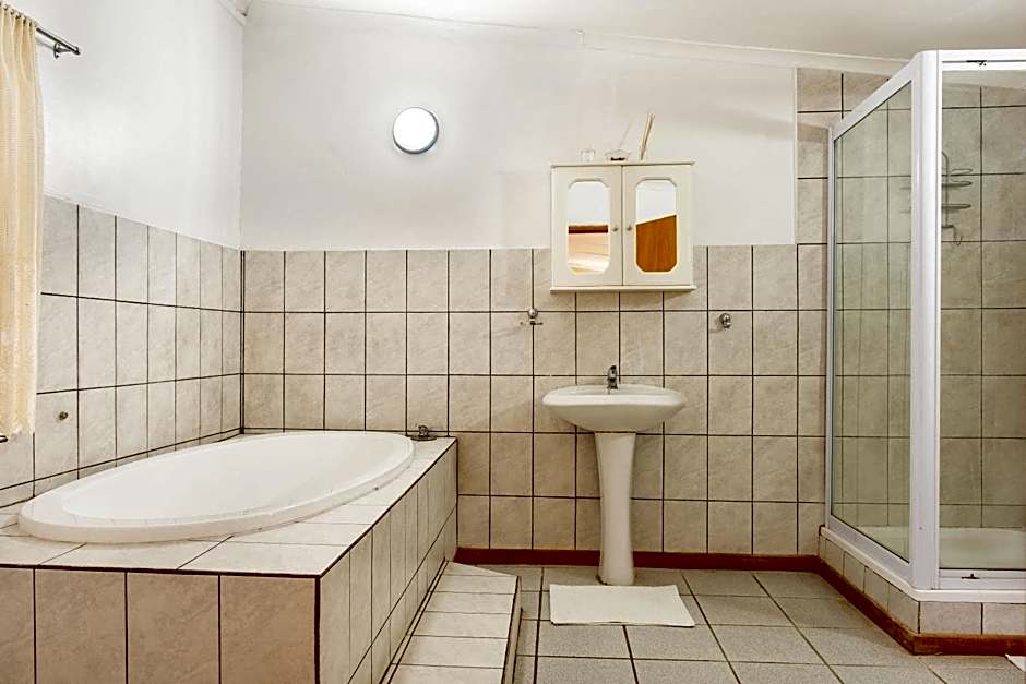 Karoo Ouberg Guest Lodge