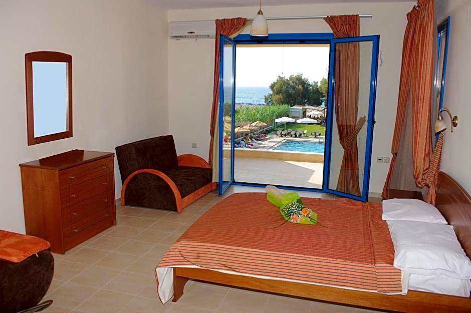 Photo 1 of 49 of Studio, Sea View