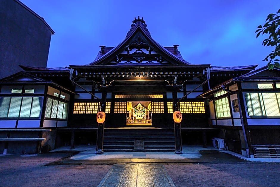 TEMPLE HOTEL TAKAYAMA ZENKOJI