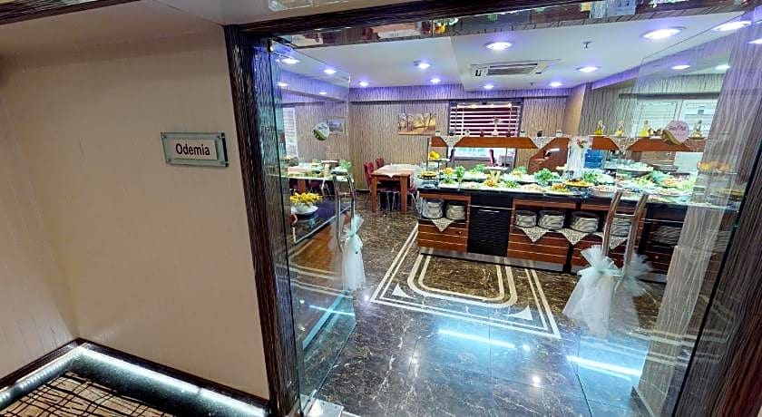 Green Prusa Hotel