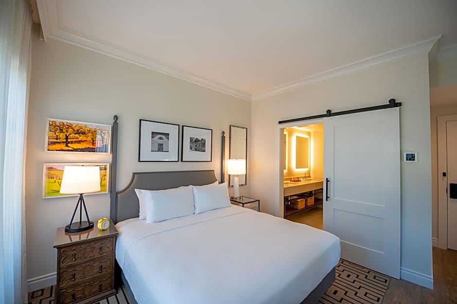 Hotel E