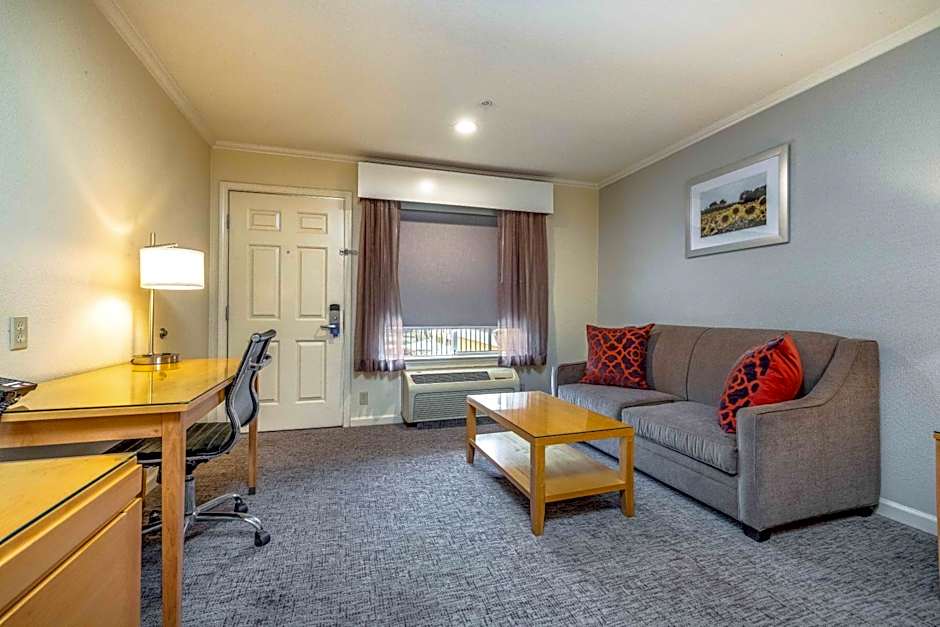 Best Western Plus Inn Dixon