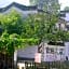 Wuyuan Qingyuan Guanting Guest House
