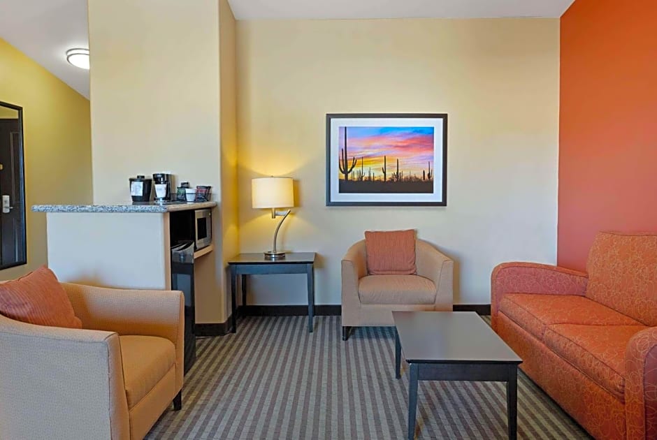 La Quinta Inn & Suites by Wyndham Tucson Reid Park