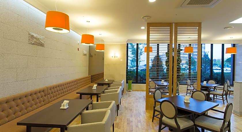 Fontana Beach Hotel