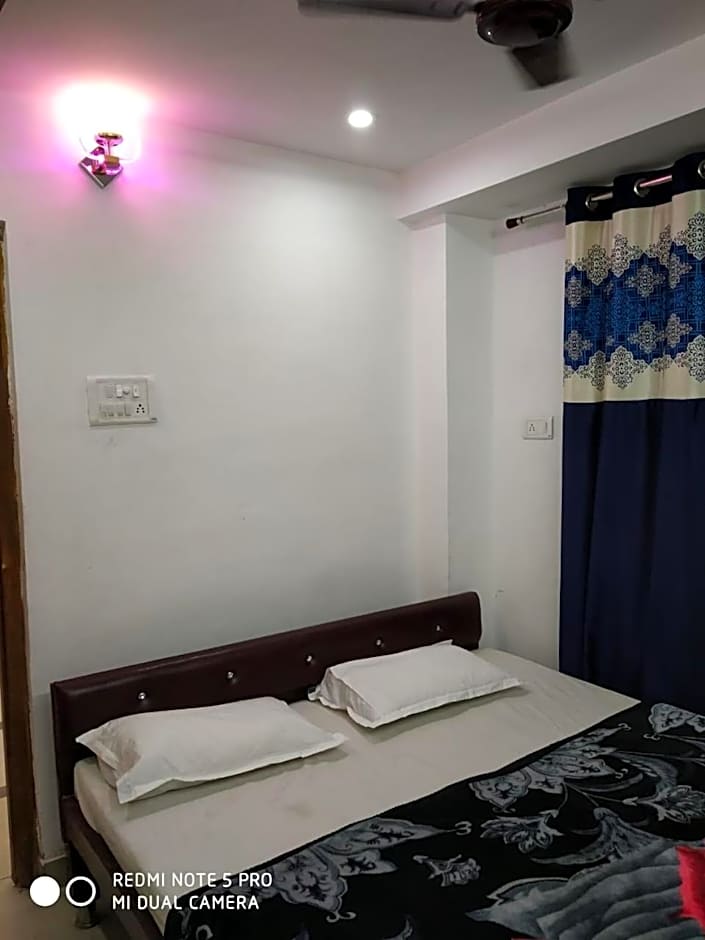New Hotel Yatri Niwas – Varanasi, VA