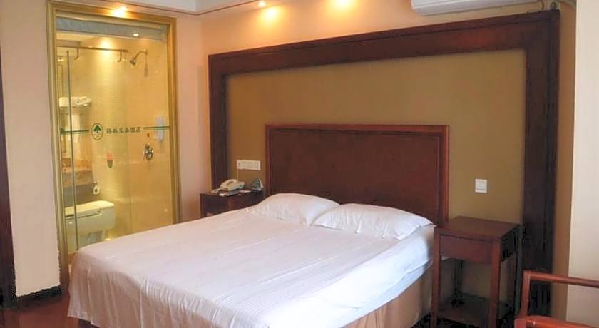 GreenTree Inn Beijing Lin Cui Road Business
