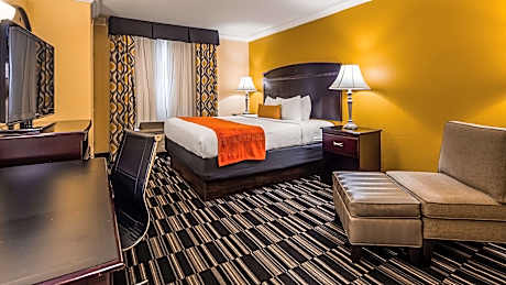 Accessible - 1 King Mobility Accessible Communication Assistance Bathtub Non-Smoking Full Breakfast