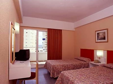 DOUBLE ROOM