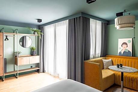 One Bedroom Open Plan Suite