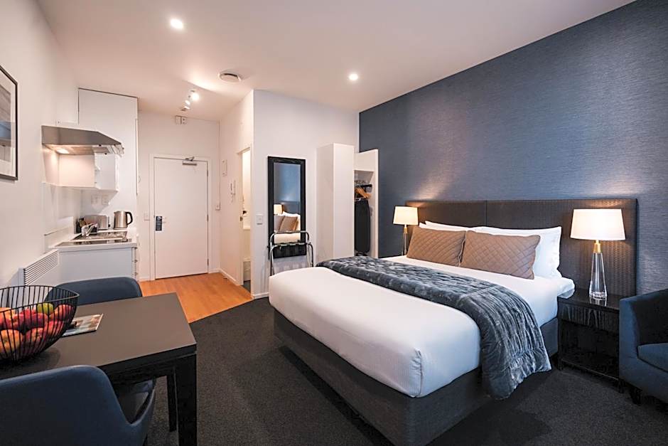 Gilmer Apartment Hotel