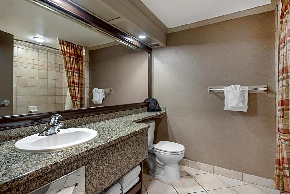 Best Western Plus Port O'Call Hotel