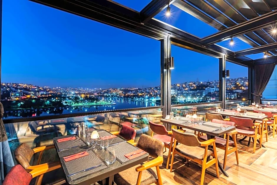 Ramada by Wyndham Istanbul Golden Horn