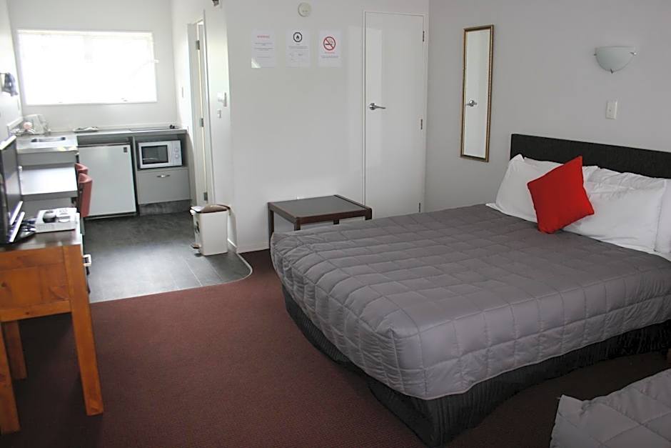 Burgundy Rose Motel