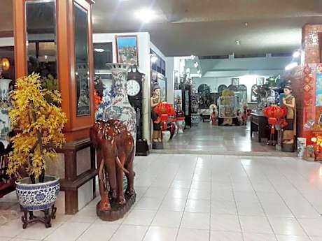 Thairungruang Backpackers Suratthani