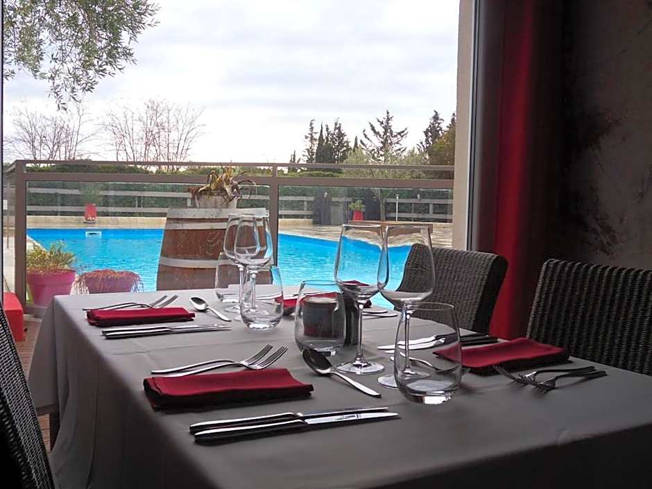 Logis Hôtel Restaurant Les Aubuns