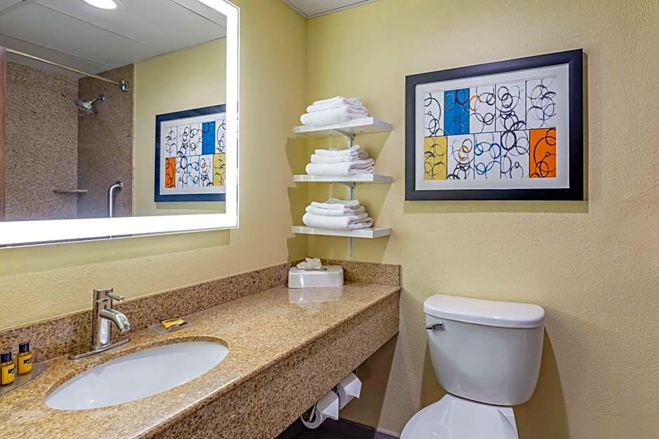 Best Western Plus North Shore Hotel