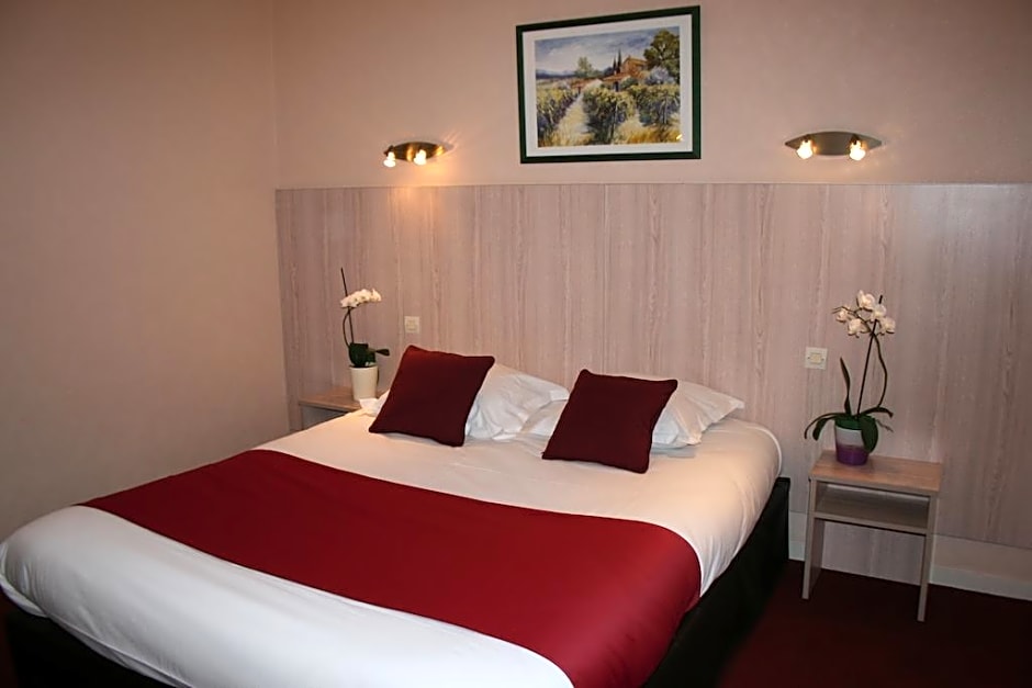 Hotel The Originals Bernay Acropole