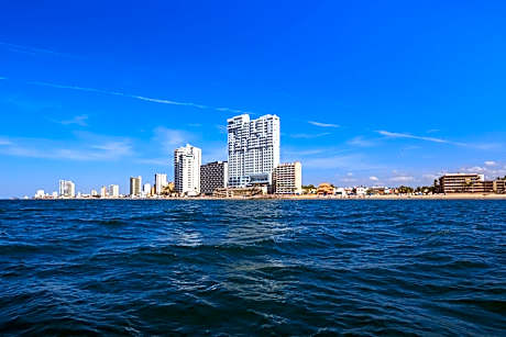 Courtyard by Marriott Mazatlan Beach Resort