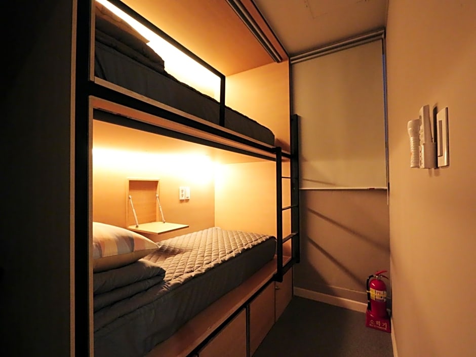 Blueboat Hostel Gyeongju