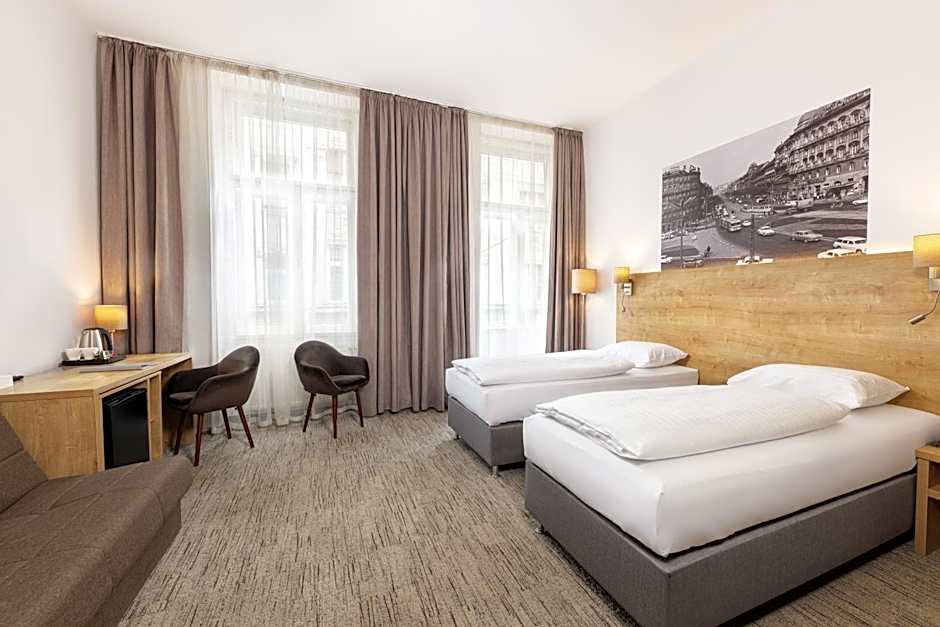 City Hotel Ring