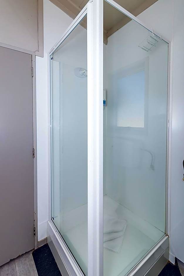 Twin Peaks Lakeside Inn