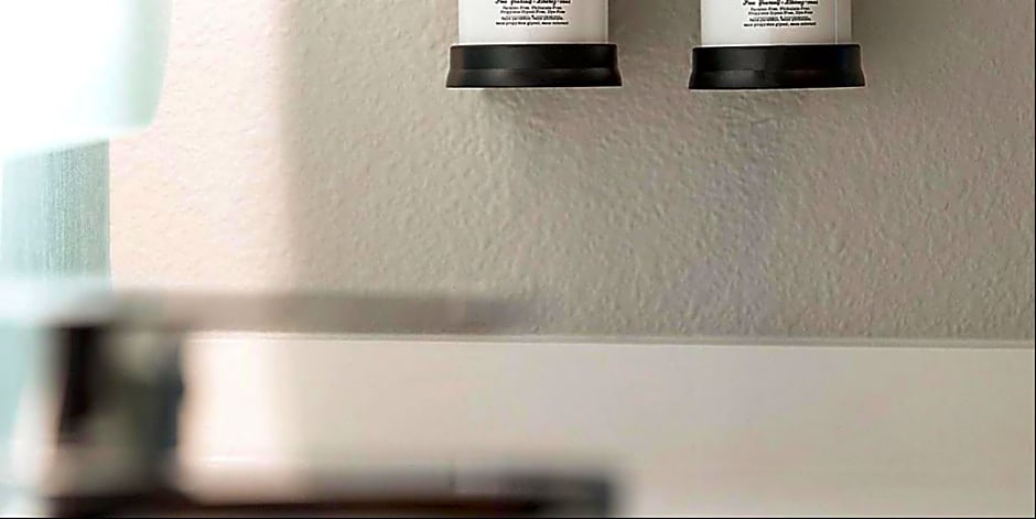 avid hotels - Bentonville - Rogers, an IHG Hotel
