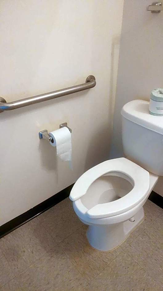 High Falls Inn & Suites