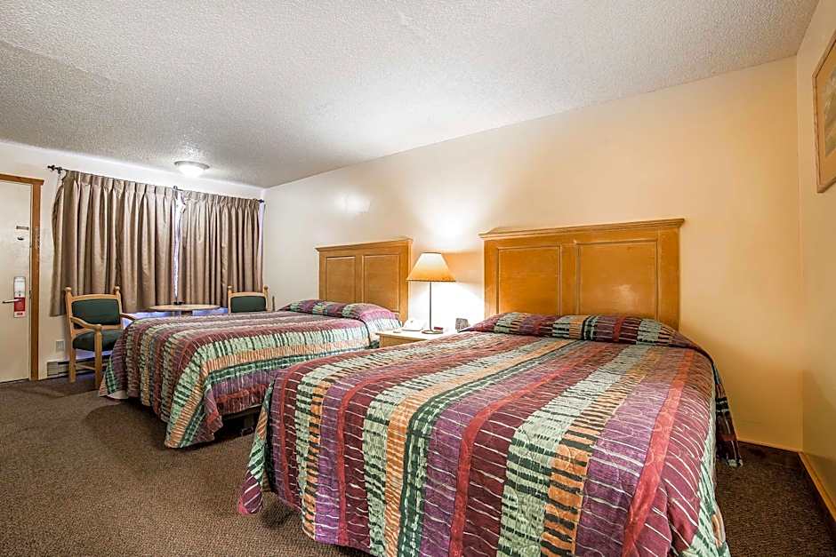 Econo Lodge Inn & Suites Kalispell - Glacier National Park Gateway