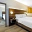 Holiday Inn Express Hotel & Suites Woodhaven By IHG