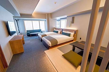 Deluxe Japanese Room