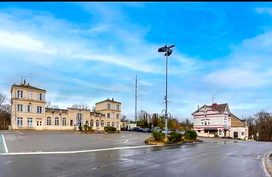 Hôtel La Nonette ASTERIX, CDG AIRPORT & PARIS CENTRE