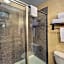 Holiday Inn Express and Suites Granbury by IHG