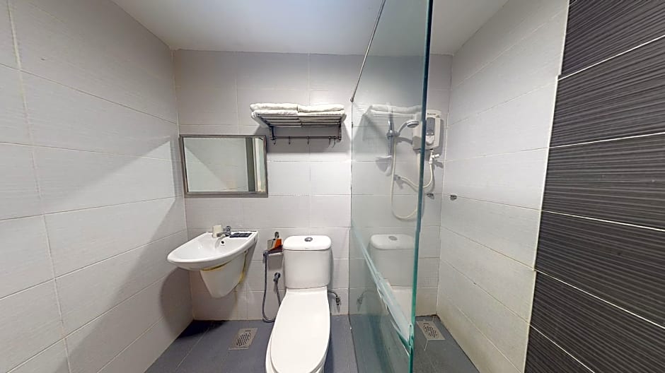 Clover Hotel