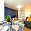 London Oasis Flat with High-Speed Broadband and Free Parking
