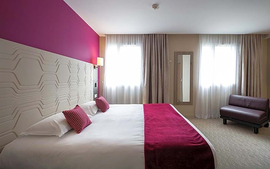 Photo 1 of 4 of 1 Double Bed and 1 Twin Bed