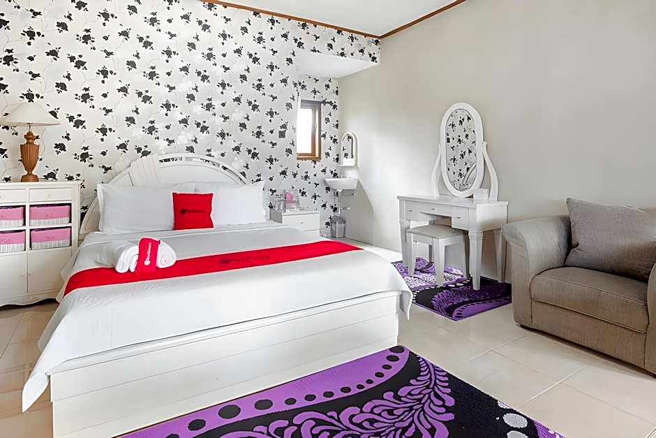 RedDoorz Plus @ Purwodadi