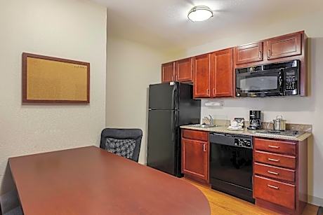 MainStay Suites Fitchburg - Madison