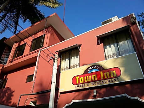 Yals Town Inn