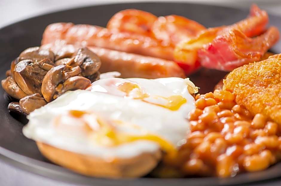 Burleigh Court Hotel and Leisure